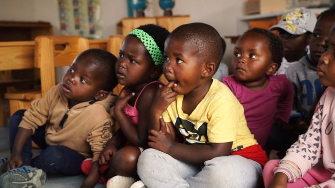 Wie Kinder in Südafrika Zugang zu Bildung bekommen